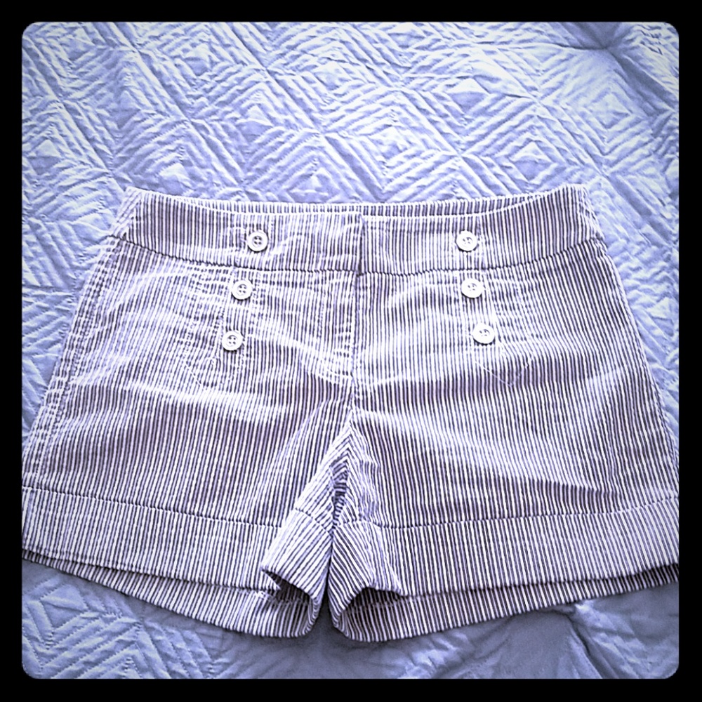 Striped shorts with cool button front